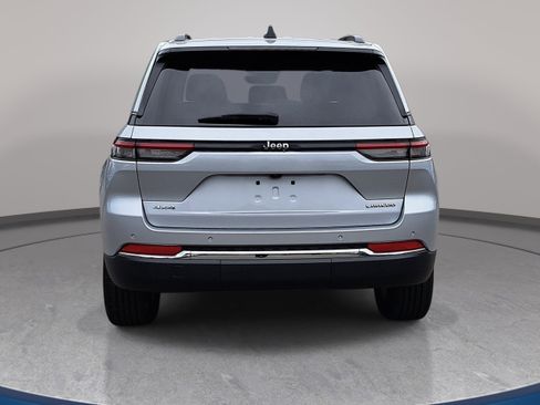 Used 2023 Jeep Grand Cherokee Laredo X AWD/4WD image 7