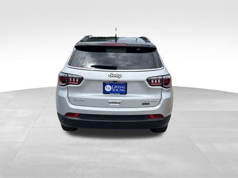 Used 2025 Jeep Compass Limited AWD/4WD image 5