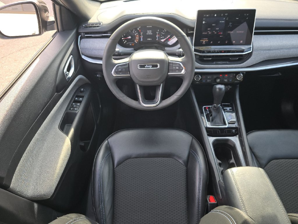 Used 2023 Jeep Compass Latitude w/ Convenience Group AWD/4WD image 22
