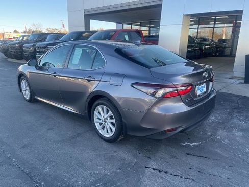 Used 2023 Toyota Camry LE image 4