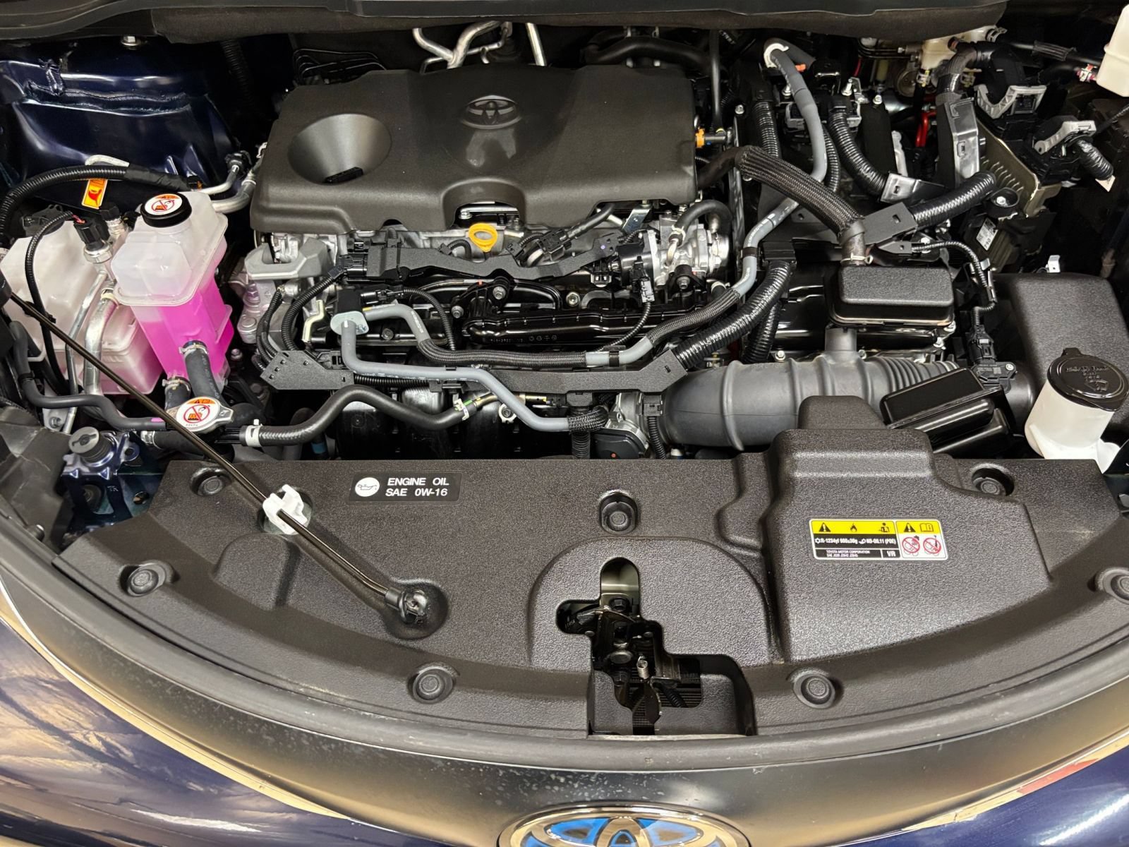 Used 2025 Toyota Sienna XLE FWD image 34