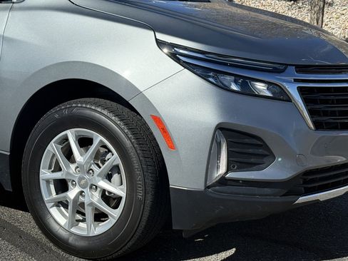 Used 2024 Chevrolet Equinox LT image 2