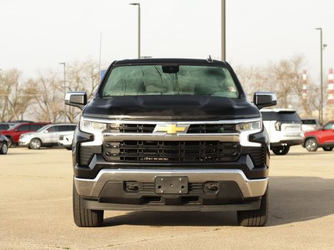 Used 2022 Chevrolet Silverado 1500 LT image 2