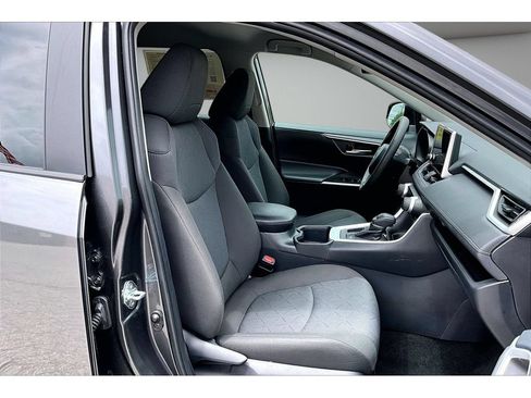 Used 2025 Toyota RAV4 XLE FWD image 49