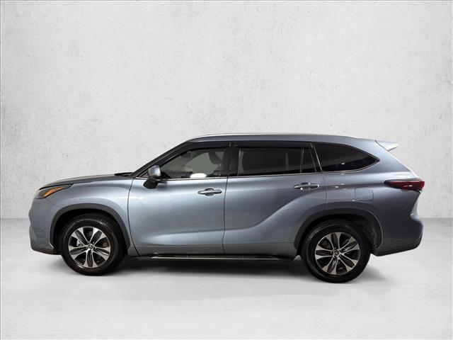 Used 2022 Toyota Highlander XLE FWD image 7