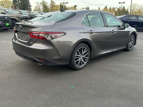 Used 2023 Toyota Camry XLE w/ Navigation Package image 4