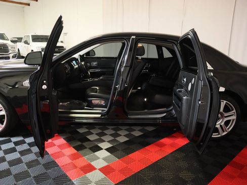 Used 2016 Rolls-Royce Ghost image 12