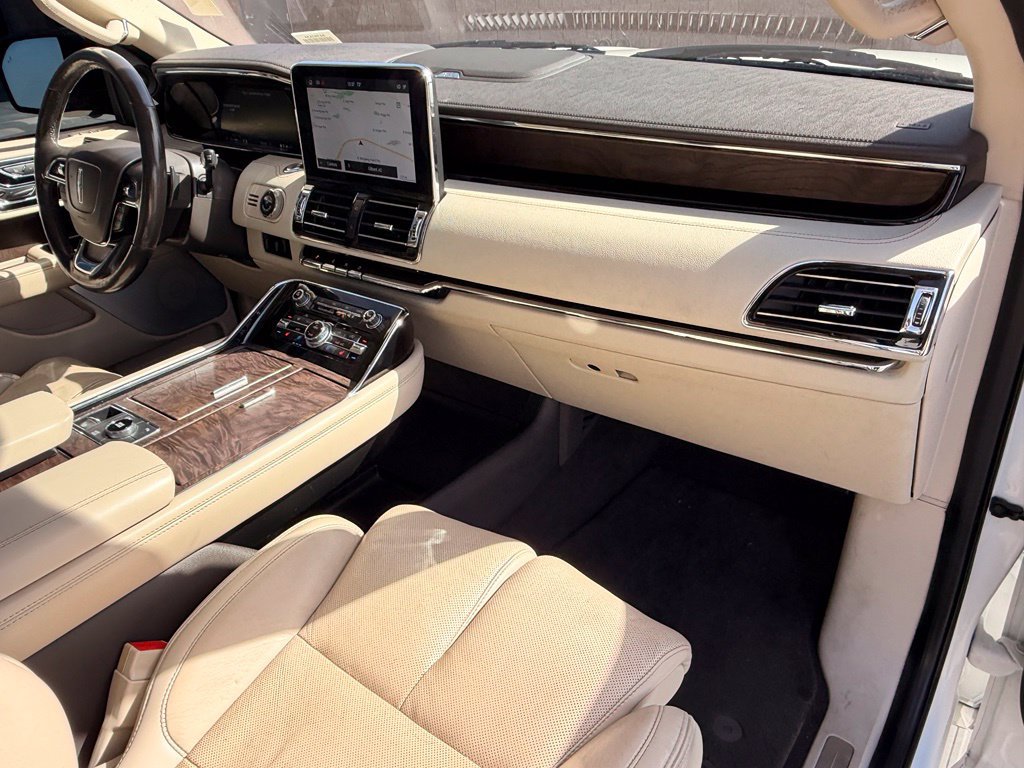 Used 2020 Lincoln Navigator Reserve w/ Luxury Package AWD/4WD image 13