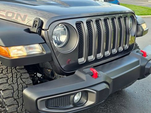 Used 2021 Jeep Wrangler Unlimited Rubicon w/ Cold Weather Group AWD/4WD image 3