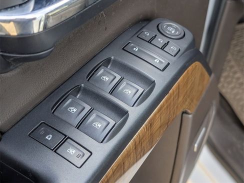 Used 2018 GMC Sierra 1500 SLT w/ Enhanced Driver Alert Package image 18