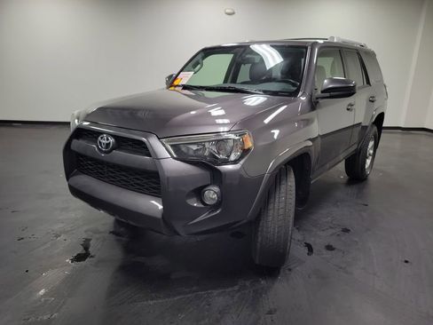Used 2018 Toyota 4Runner SR5 image 4