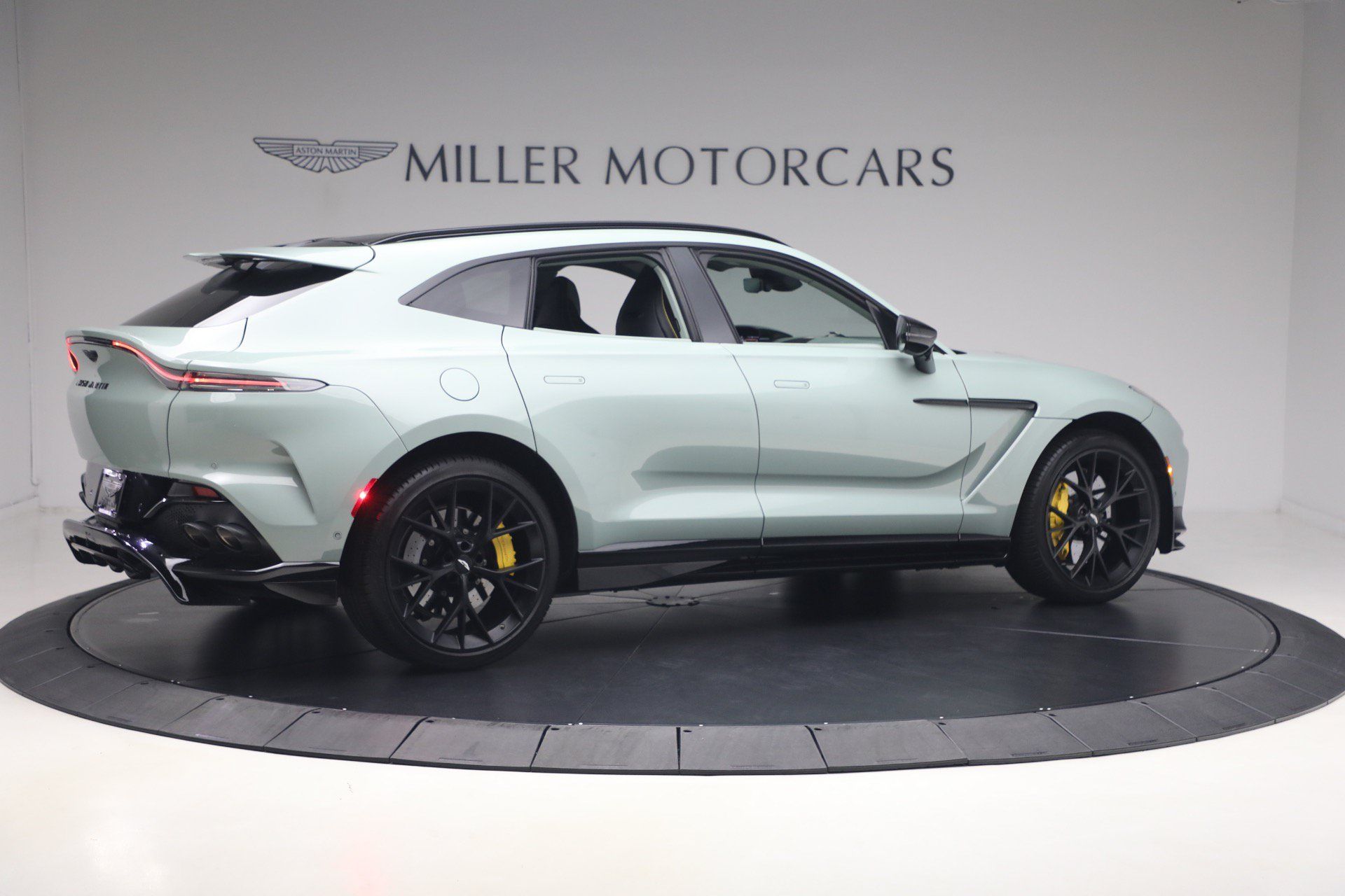 Used 2025 Aston Martin DBX 707 AWD/4WD image 8