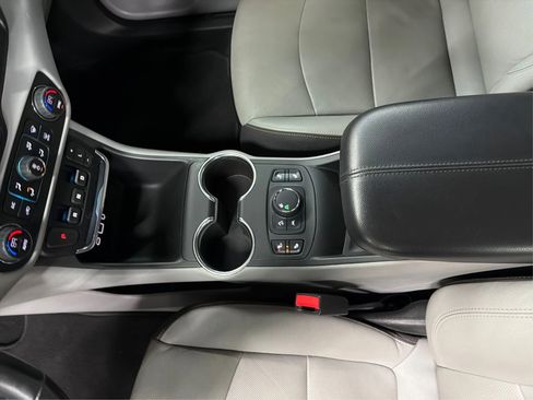 Used 2021 GMC Terrain SLT image 36