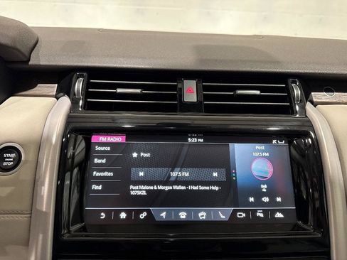 Used 2018 Land Rover Discovery HSE image 40