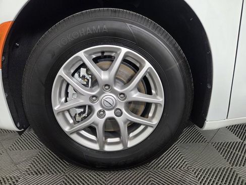 New 2026 Chrysler Pacifica Select FWD image 8