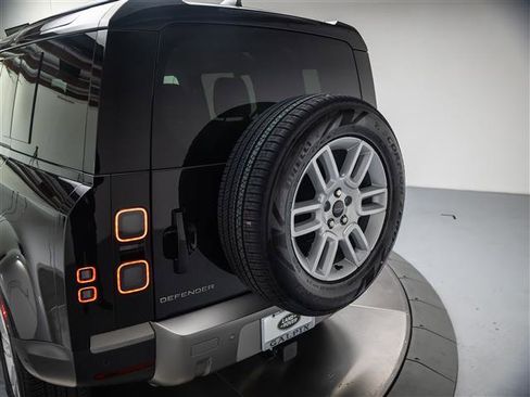 New 2026 Land Rover Defender 110 S AWD/4WD image 31