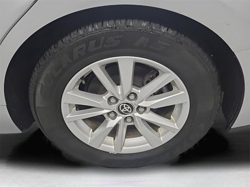 Used 2025 Toyota Camry LE image 29