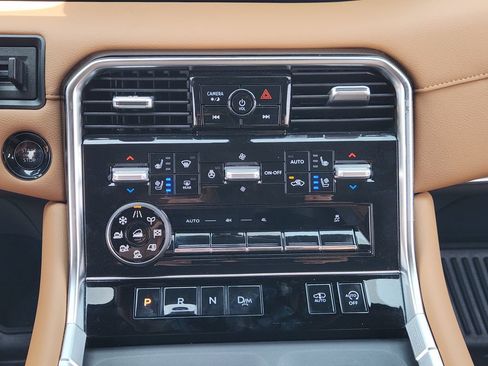 Used 2025 Nissan Armada Platinum Reserve w/ Convenience Package AWD/4WD image 14