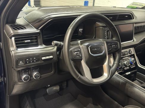Used 2024 GMC Yukon XL Denali image 21
