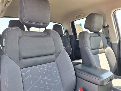 Used 2025 Nissan Frontier SV w/ SV Convenience Package RWD image 28