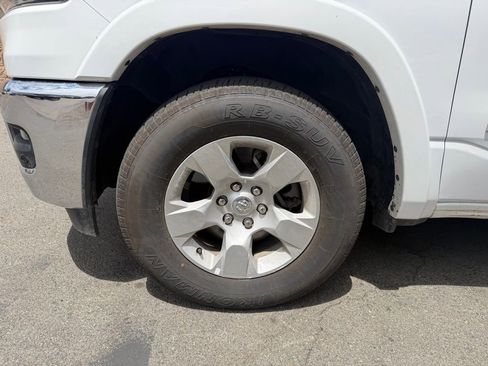 Used 2025 RAM 1500 Big Horn AWD/4WD image 7