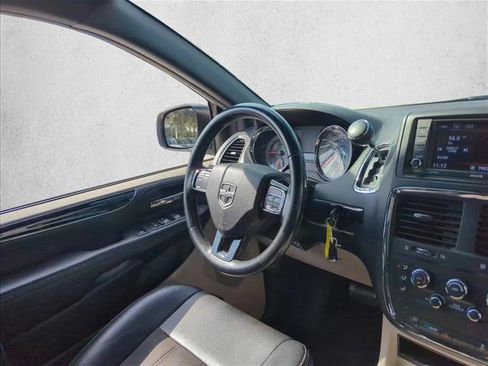 Used 2020 Dodge Grand Caravan SXT image 23