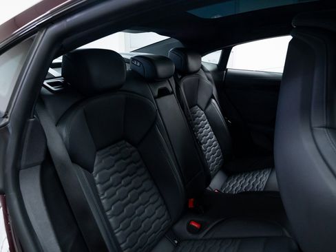 Used 2022 Audi e-tron GT Premium Plus image 21