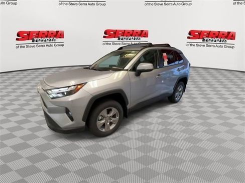 Used 2025 Toyota RAV4 XLE image 5