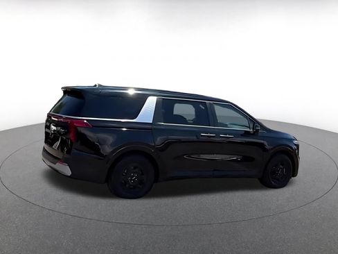 Used 2026 Kia Carnival FWD image 8