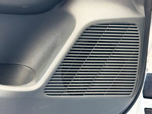 New 2026 Nissan Kicks SR image 19