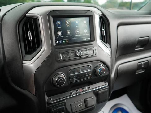 Used 2022 Chevrolet Silverado 2500 Custom w/ Custom Value Package AWD/4WD image 7