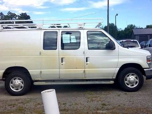 Used 2014 Ford E-250 and Econoline 250 w/ Power Group image 11