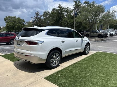 Used 2022 Buick Enclave Premium FWD image 2