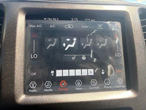 Used 2019 Jeep Cherokee Trailhawk w/ Comfort/Convenience Group AWD/4WD image 24