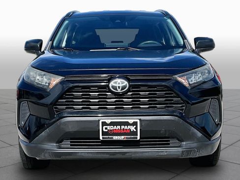 Used 2019 Toyota RAV4 LE w/ Carpet Mat Package FWD image 4