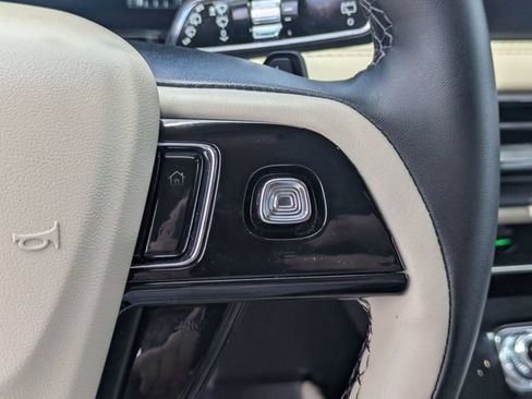Used 2025 Lincoln Corsair FWD image 18