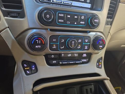 Used 2017 GMC Yukon Denali AWD/4WD image 10