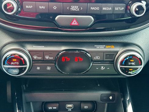 Used 2021 Kia Soul EX image 19