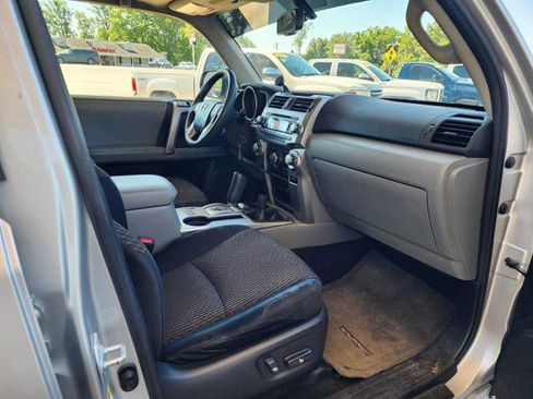 Used 2011 Toyota 4Runner SR5 AWD/4WD image 17