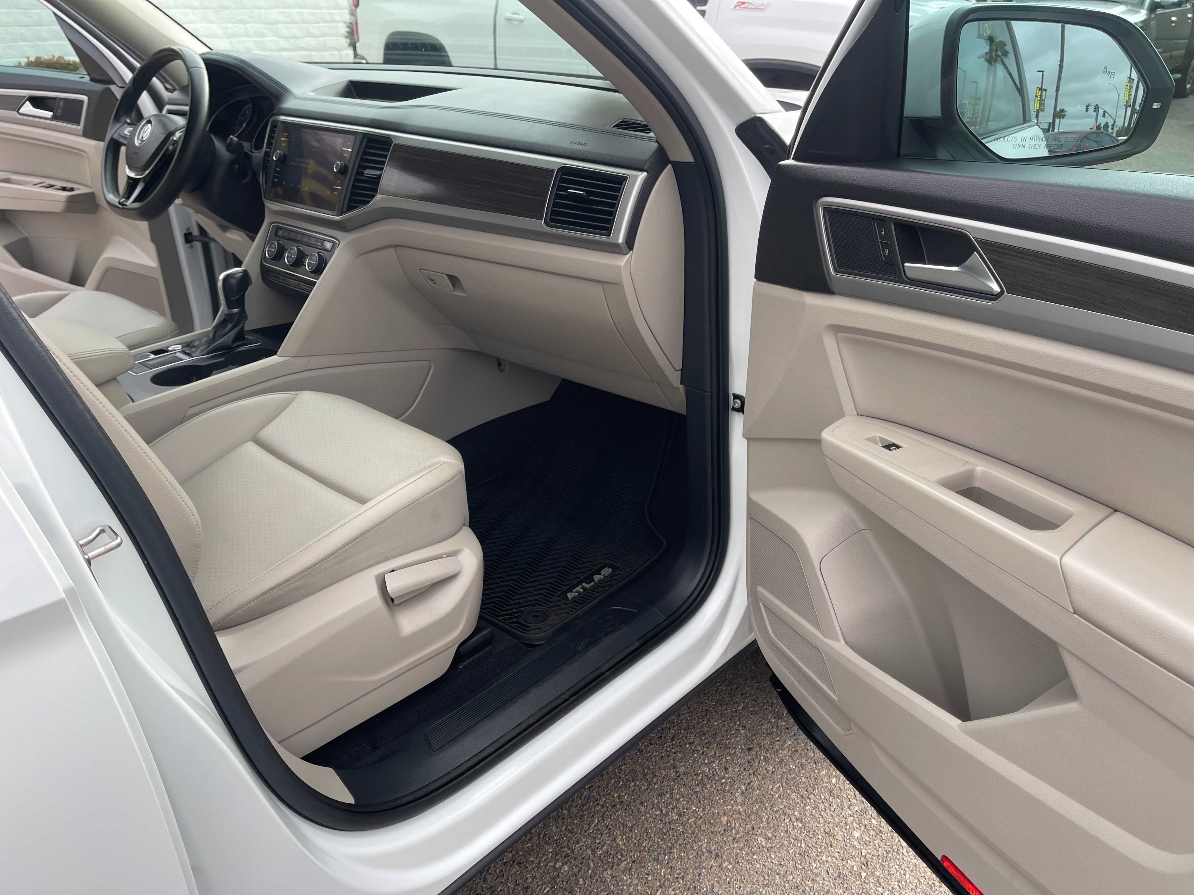 Used 2019 Volkswagen Atlas SE w/ Towing Package FWD image 18