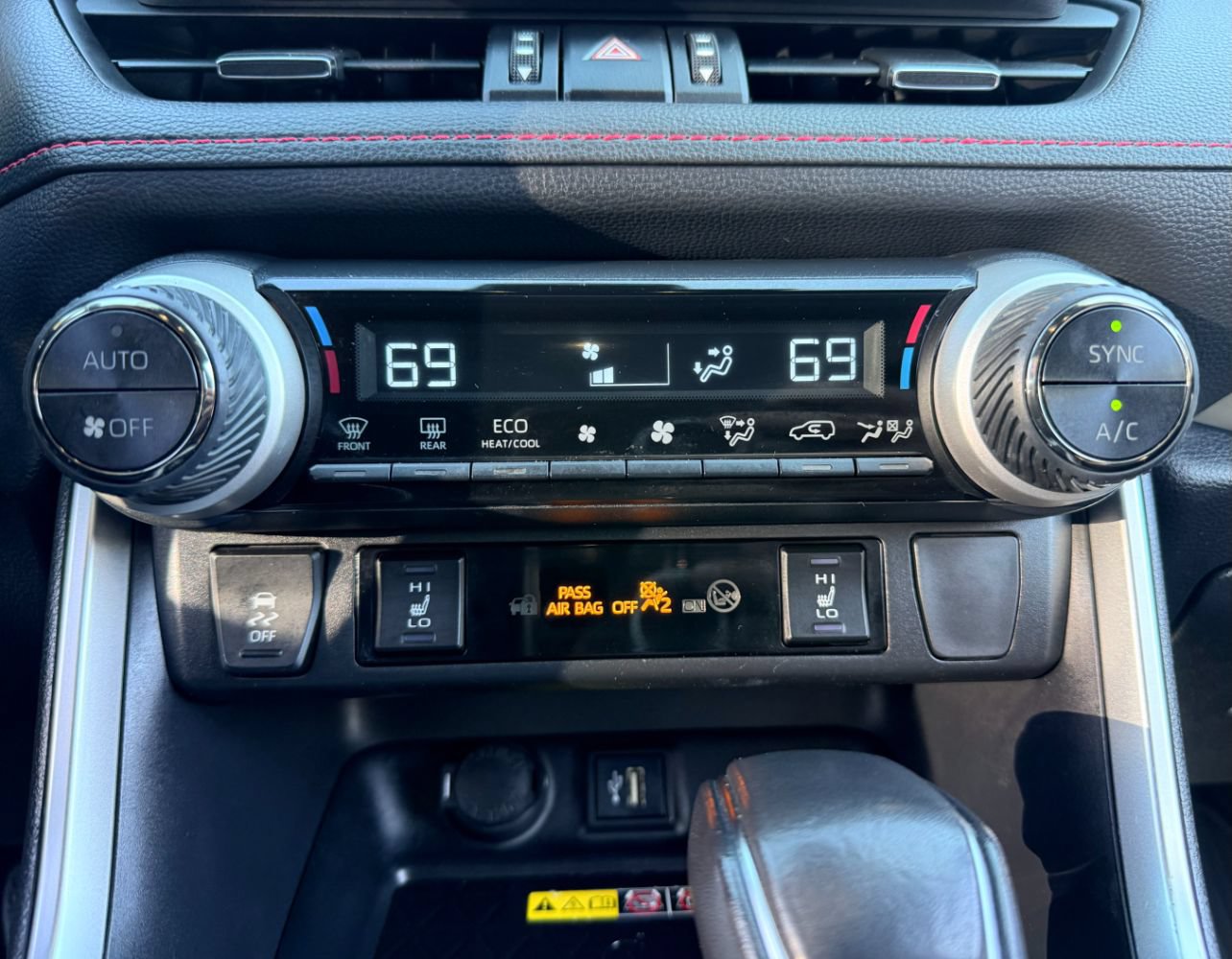 Used 2023 Toyota RAV4 XSE w/ Weather Package AWD/4WD image 18