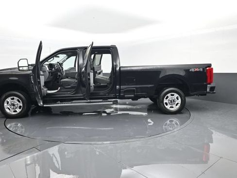 Used 2025 Ford F250 XLT AWD/4WD image 29