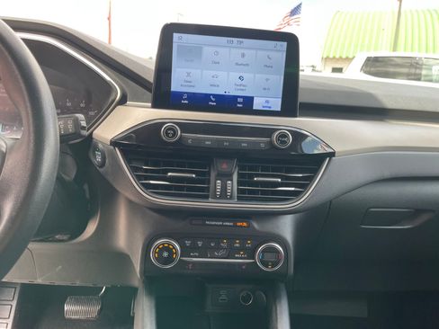 Used 2020 Ford Escape SE image 16