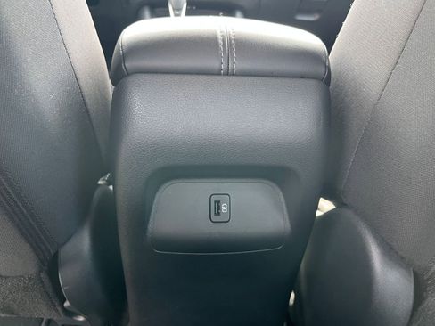 Used 2025 Nissan Sentra SV image 22