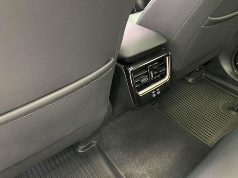 Used 2025 Toyota Crown Signia w/ Advanced Technology Package image 16