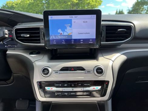 Certified 2023 Ford Explorer XLT w/ Equipment Group 202A AWD/4WD image 21