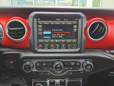 Used 2018 Jeep Wrangler Unlimited Rubicon AWD/4WD image 22