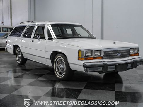 Used 1990 Ford LTD Crown Victoria image 17