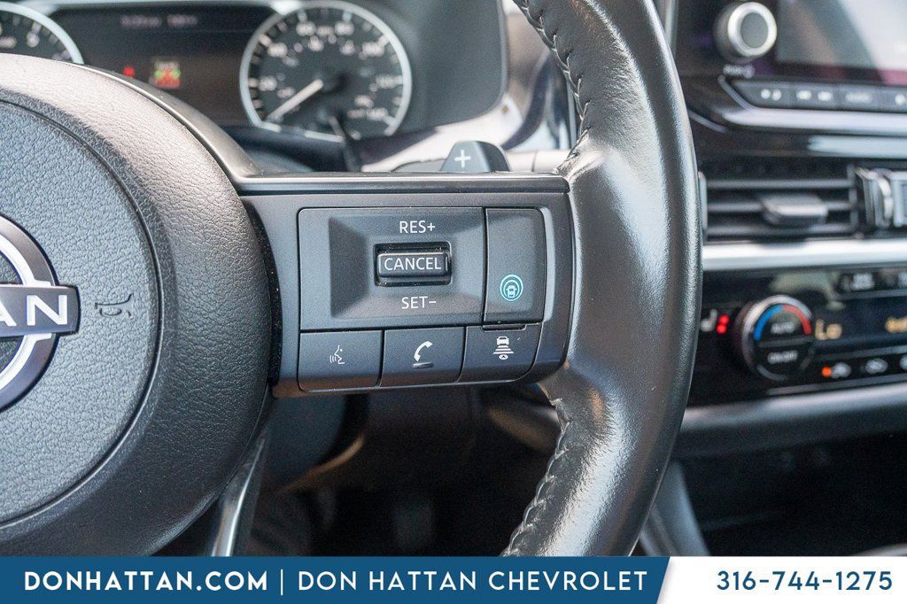 Used 2024 Nissan Pathfinder SV AWD/4WD image 12
