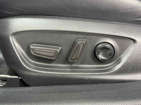 Used 2019 Toyota Avalon Touring image 29